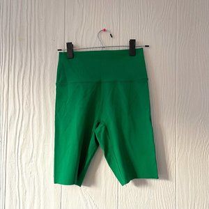 Aerie Move High Waisted Bike Shorts - size M - kelly green